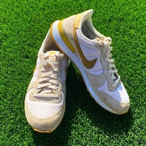 Nike Internationalist Shoe